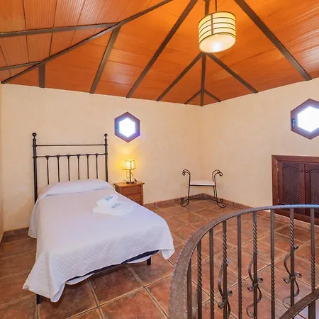 Cubo's Tinajas De La Dehesilla Holiday home