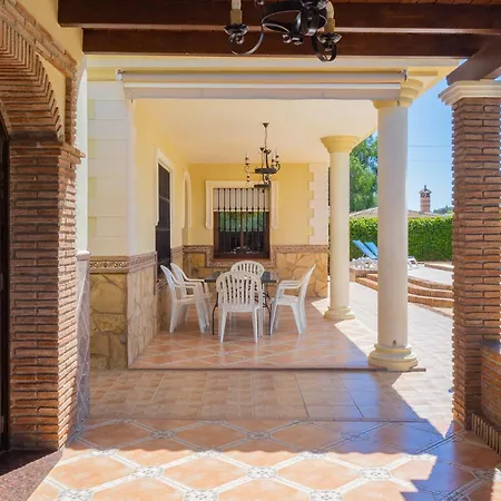 Holiday home Cubo's Tinajas De La Dehesilla