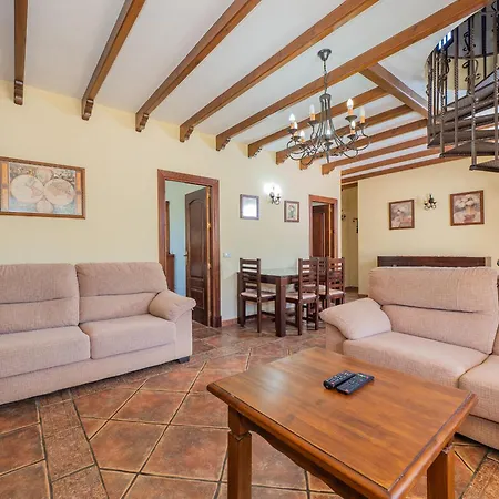 Cubo's Tinajas De La Dehesilla Holiday home