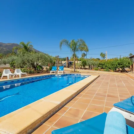 Holiday home Cubo's Tinajas De La Dehesilla